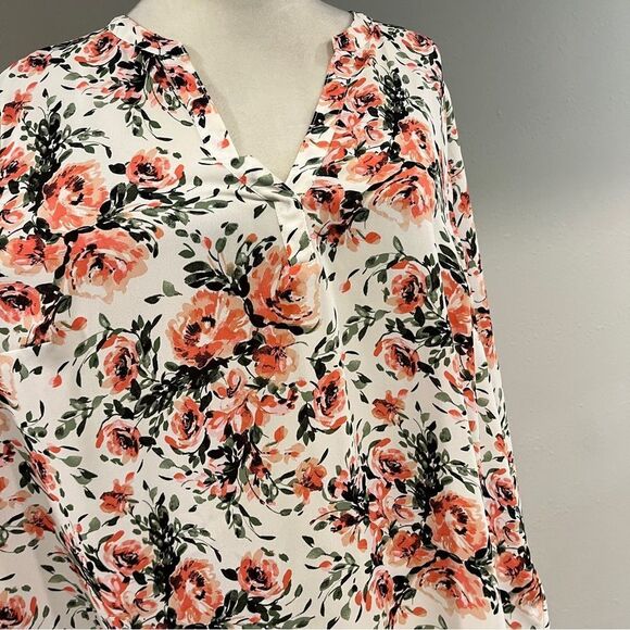 Torrid Floral long sleeve loose fit V-Neck Blouse size large - Picture 3 of 13